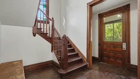 908 Mckinley Street, Bay City MI 48708-6568 photo 3