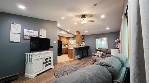 1022 Circle Drive, Lake Isabella MI 48893-9348 photo 4