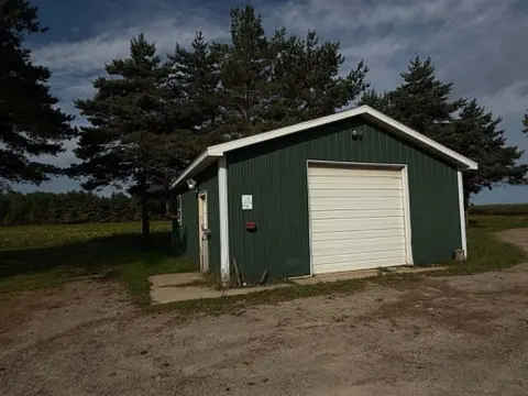 1310 Church Road, Bad Axe MI 48413-9015 photo 3