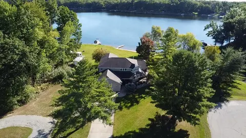 4760 Queens Court, Gladwin MI 48624-8223 photo 3