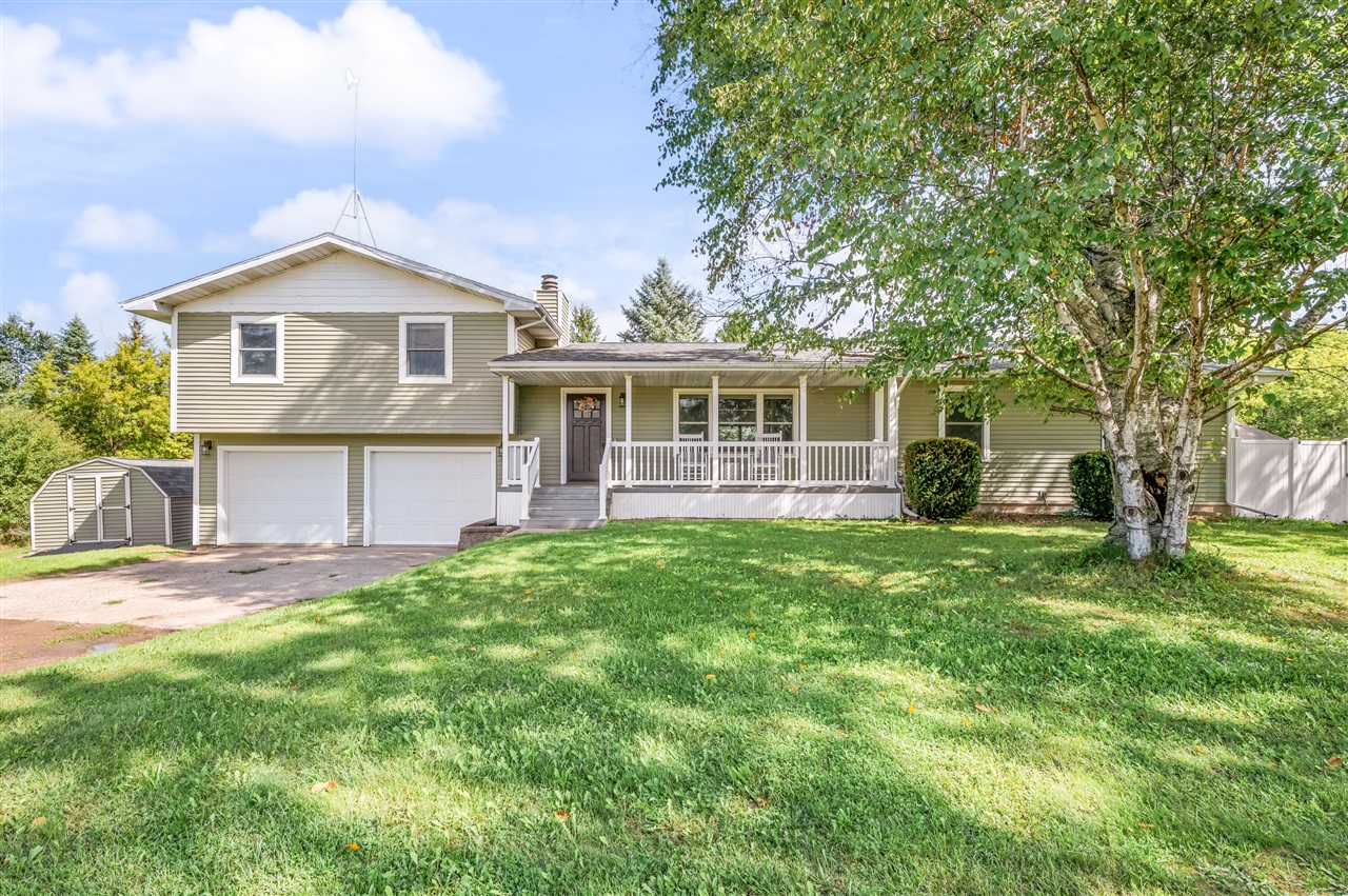 147 S Bamber Road, Mount Pleasant MI 48858-9051 photo 1