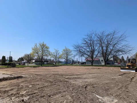 100 W Huron, Au Gres MI 48703 photo 1