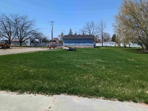 100 W Huron, Au Gres MI 48703 photo 2
