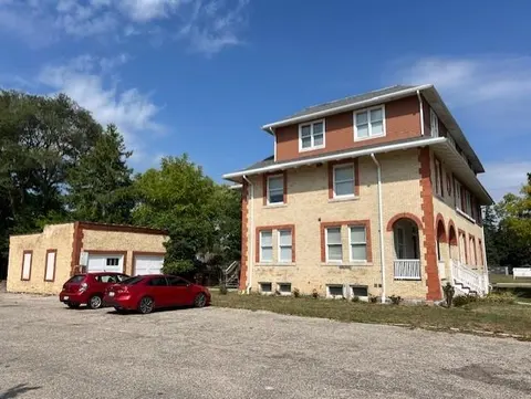 421 N State Street, Alma MI 48801 photo 1