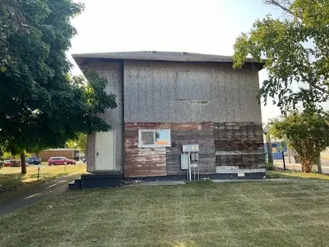 318 Woodworth Avenue, Alma MI 48801 photo 2
