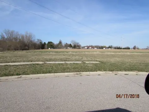 198 Jade Court, Alma MI 48801 photo 3