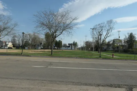 323 W Superior Street, Alma MI 48801 photo 4