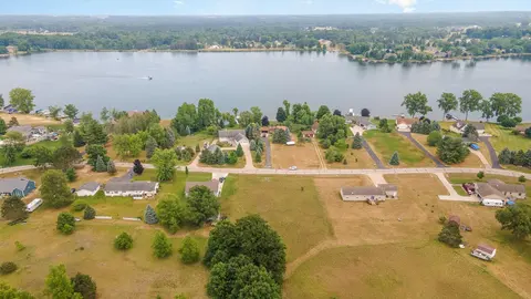 1016 Pyrenees Drive, Lake Isabella MI 48893 photo 2