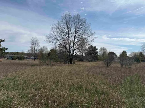 1016 Pyrenees Drive, Lake Isabella MI 48893 photo 5