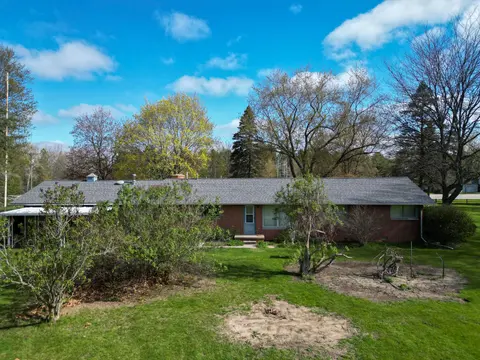 8670 E Pickard Road, Mount Pleasant MI 48858 photo 4
