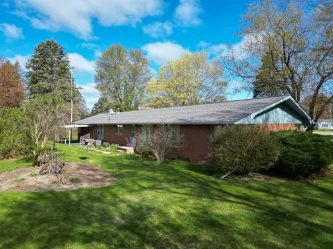 8670 E Pickard Road, Mount Pleasant MI 48858 photo 5