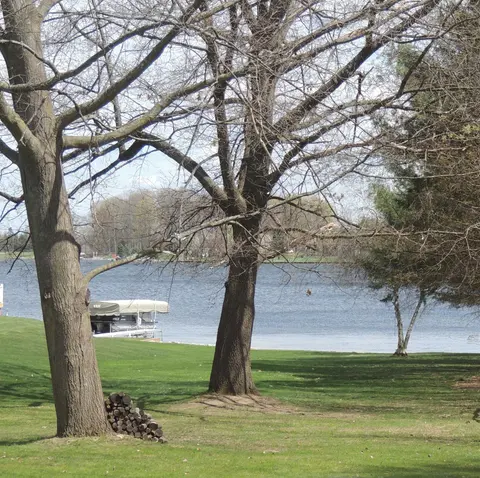 1030 Granada Drive, Lake Isabella MI 48893 photo 3