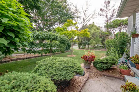 1000 Country Way # 12, Mount Pleasant MI 48858-6100 photo 4
