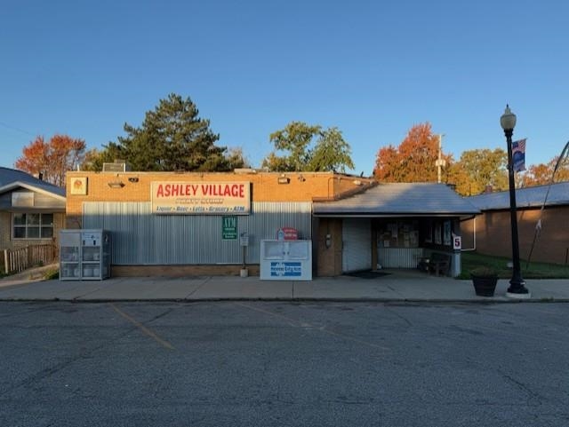128 S Sterling, Ashley MI 48806 photo 1