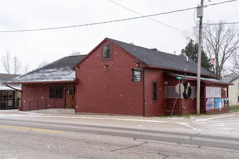 2803 W Blanchard Road, Winn MI 48896 photo 2