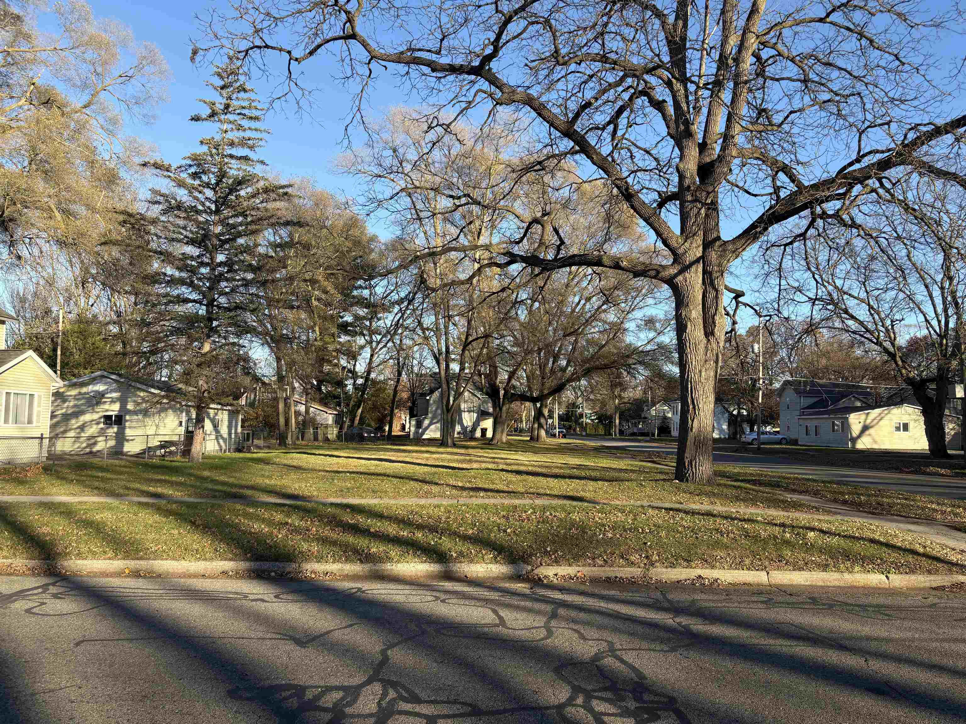 320 W Locust, Mount Pleasant MI 48858 photo 1