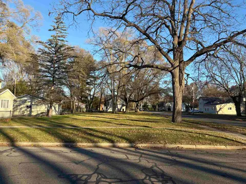 320 W Locust, Mount Pleasant MI 48858 photo 1