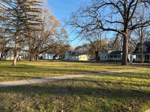 320 W Locust, Mount Pleasant MI 48858 photo 2