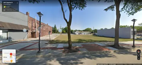 315 E Superior Street, Alma MI 48801 photo 2