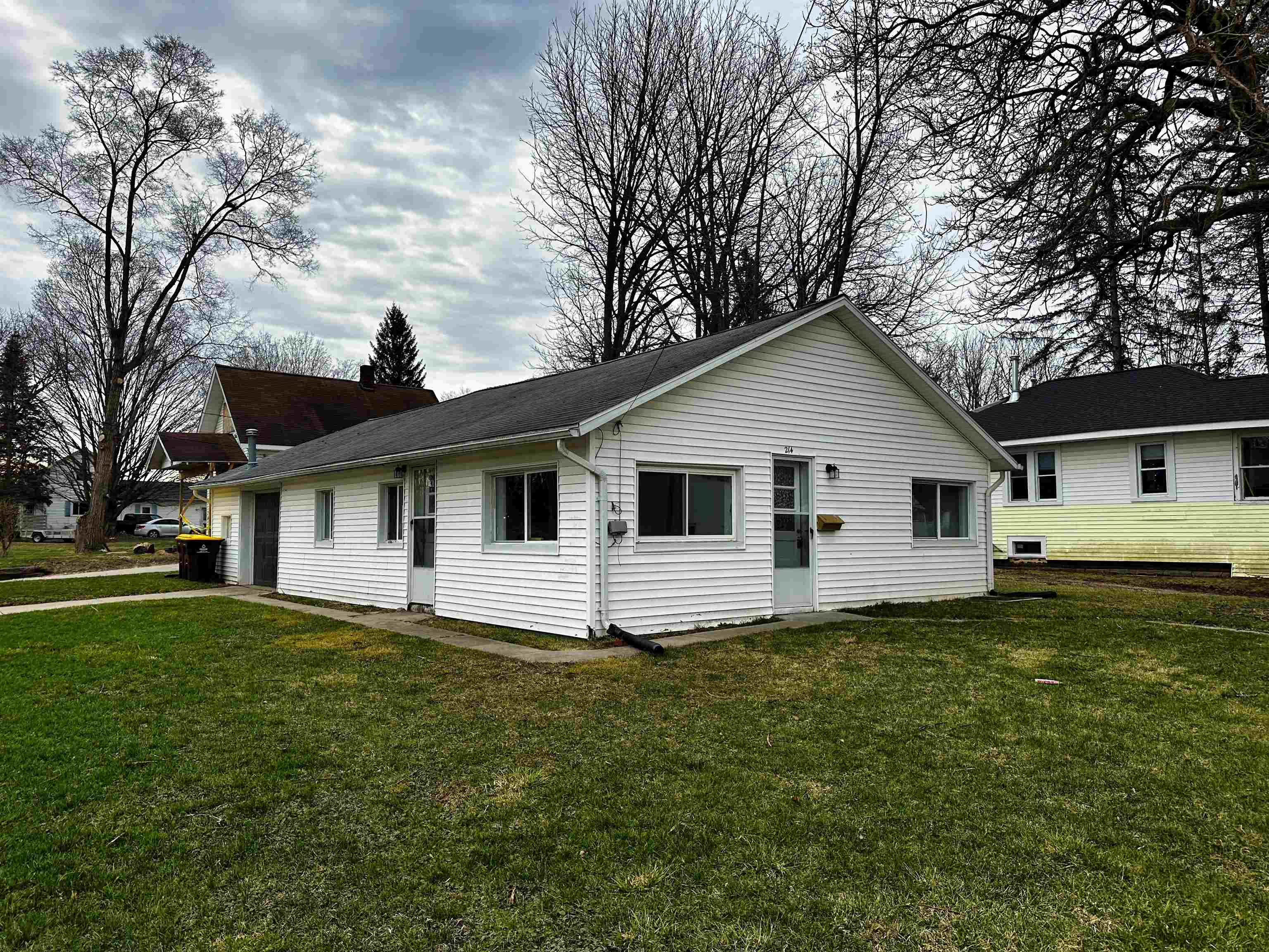 214 N Grover Avenue, Alma MI 48801 photo 1