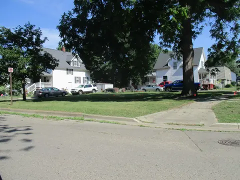 427 E Downie Street, Alma MI 48801 photo 3