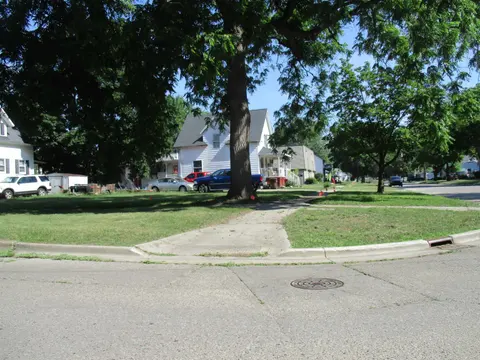 427 E Downie Street, Alma MI 48801 photo 4