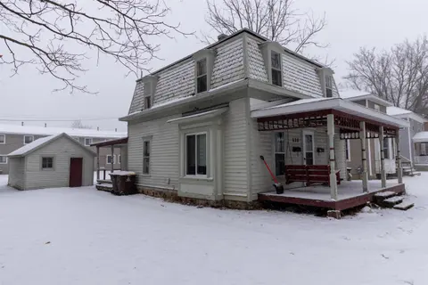628 Oak, Mount Pleasant MI 48858 photo 2
