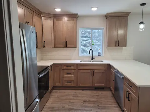 Auburn listing photo 3