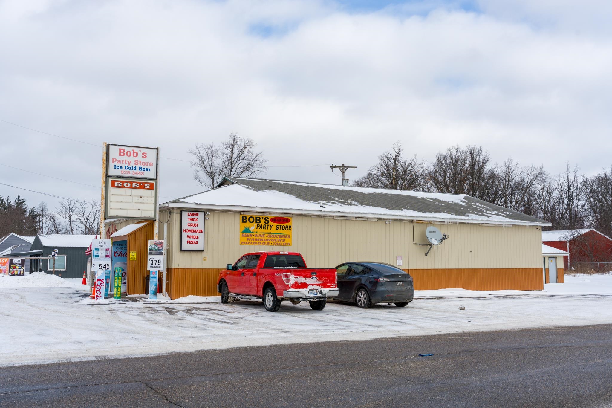 4012 N Clare Avenue, Harrison MI 48625-8601 photo 1