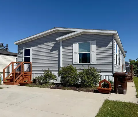 1304 Powder Horn Drive, Mount Pleasant MI 48858 photo 2
