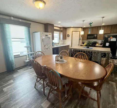 1304 Powder Horn Drive, Mount Pleasant MI 48858 photo 4