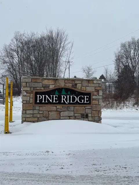 000 Pine Ridge Drive, Mount Pleasant MI 48858 photo 2