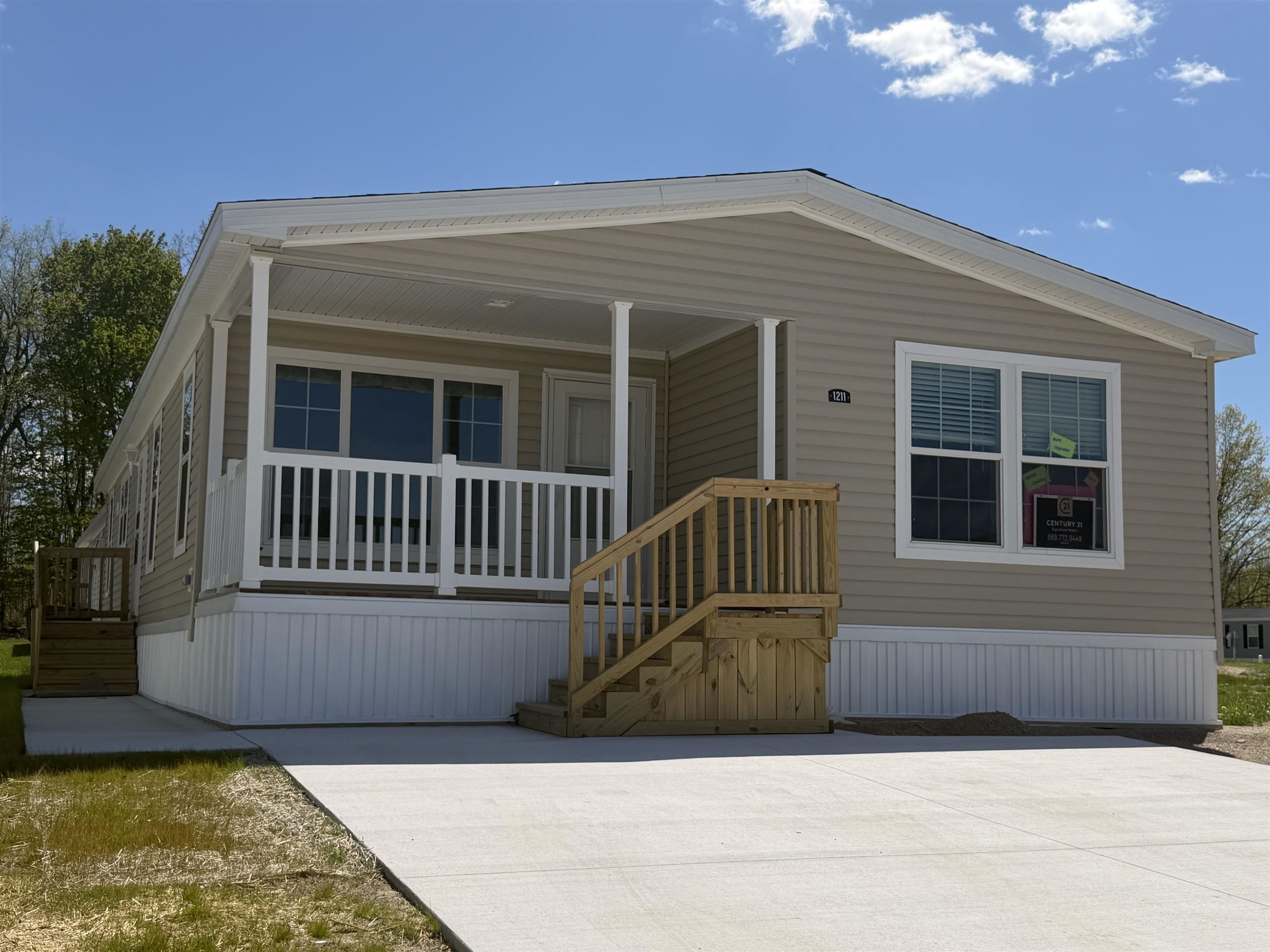 1211 Wellington Drive, Mount Pleasant MI 48858 photo 1