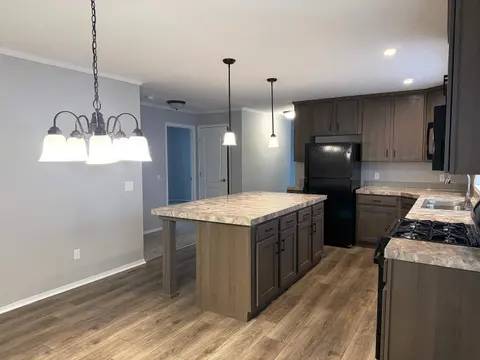 1211 Wellington Drive, Mount Pleasant MI 48858 photo 4