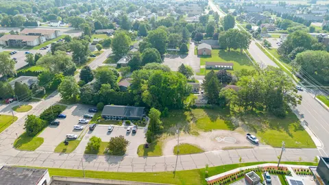 915 E Broomfield Road, Mount Pleasant MI 48858 photo 3