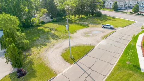 915 E Broomfield Road, Mount Pleasant MI 48858 photo 4