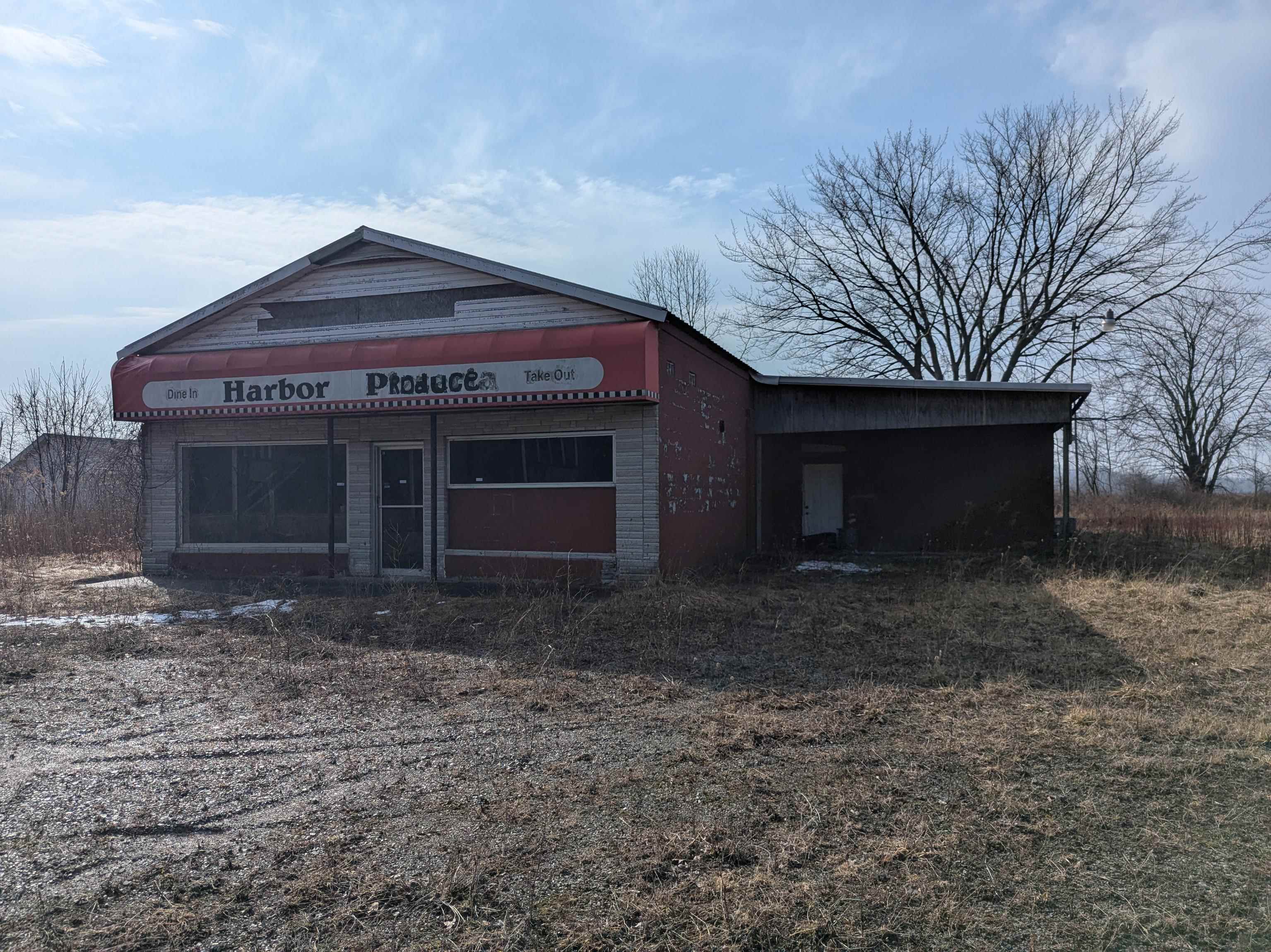 2416 E Huron Road, Au Gres MI 48703 photo 1