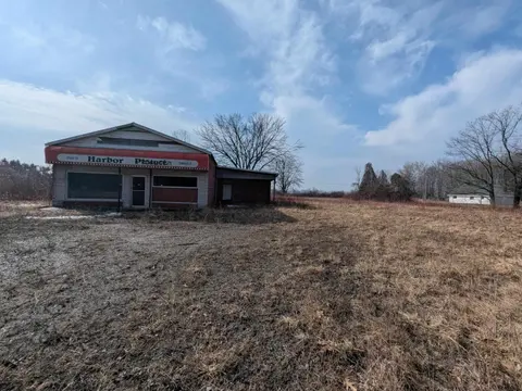 2416 E Huron Road, Au Gres MI 48703 photo 2