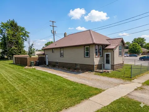 413 W 4th Street, Pinconning MI 48650 photo 1