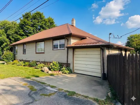 413 W 4th Street, Pinconning MI 48650 photo 2