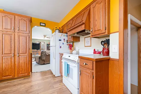 6740 S Eberhart Avenue, Clare MI 48617 photo 5
