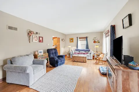 214/216 N Pine Street, Saint Louis MI 48880 photo 3