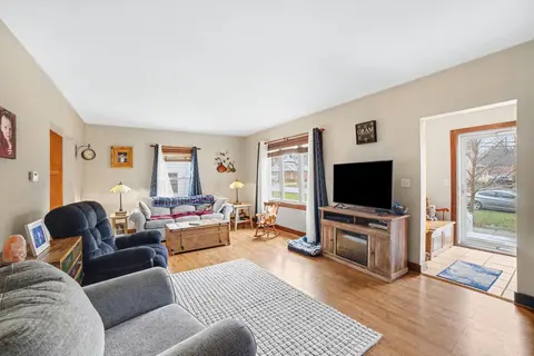 214/216 N Pine Street, Saint Louis MI 48880 photo 4