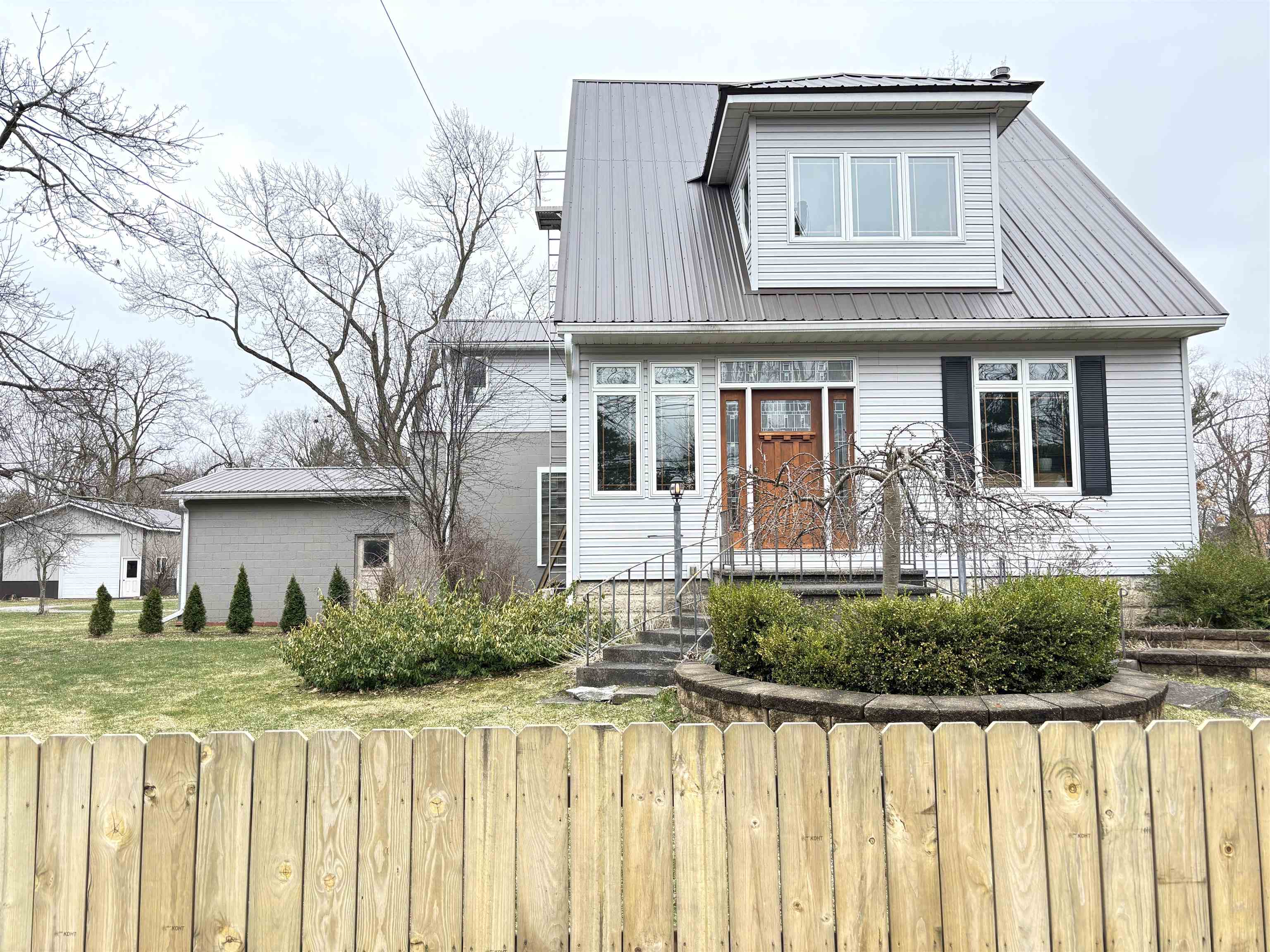 1318 E Broadway, Mount Pleasant MI 48858 photo 1