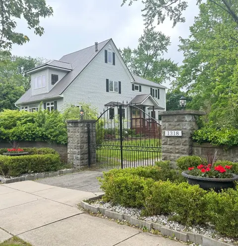 1318 E Broadway, Mount Pleasant MI 48858 photo 2