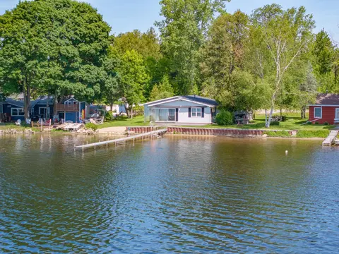 5445 W Beal City Road, Weidman MI 48893 photo 2