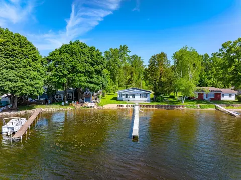 5445 W Beal City Road, Weidman MI 48893 photo 3