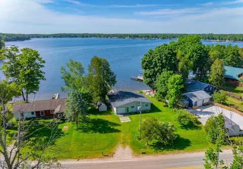 5445 W Beal City Road, Weidman MI 48893 photo 5