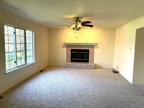 1511 Eastpointe Drive, Mount Pleasant MI 48858 photo 4
