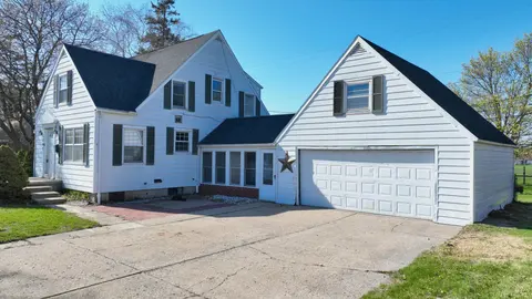 1207 North Drive, Mount Pleasant MI 48858 photo 2